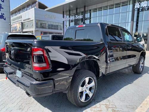 20款道奇公羊皮卡399万起运动版优惠价