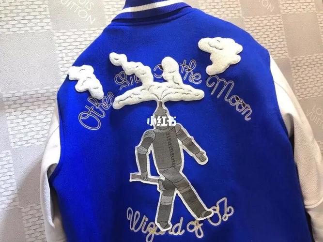 louis vuitton徽标蓝白棒球服皮夹克_路易威登怎么样