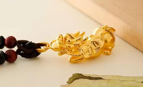 黄金吊坠的寓意,太有用了,果断收藏