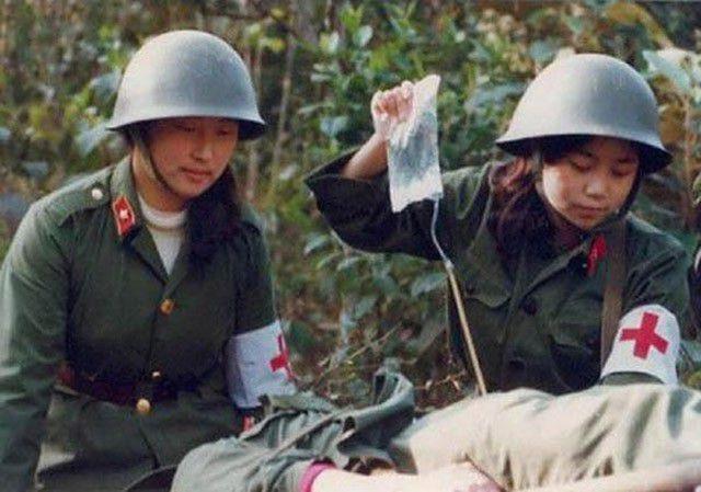 "战地女神"刘亚玲,曾因违抗军令上老山前线被处分,现在可好?