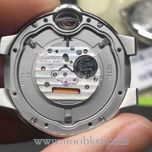 卡地亚蓝气球中号33毫米石英复刻最高版本w6920084