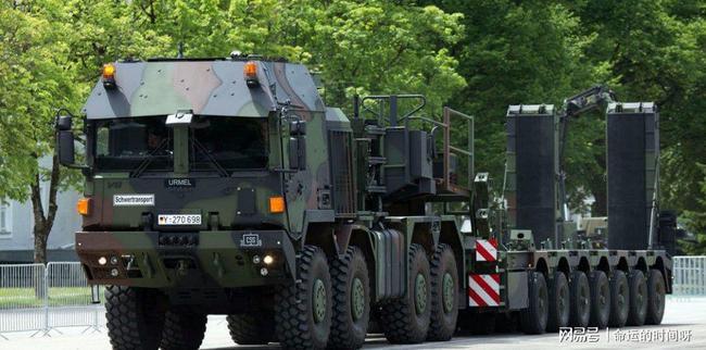 德国国防部追加采购24辆重型牵引车最大载荷70吨专门运输坦克