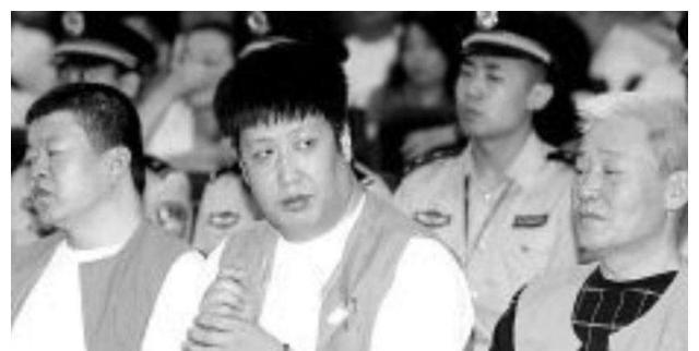 1998年长春黑帮大哥梁旭东被捕扬言我上面有人后续