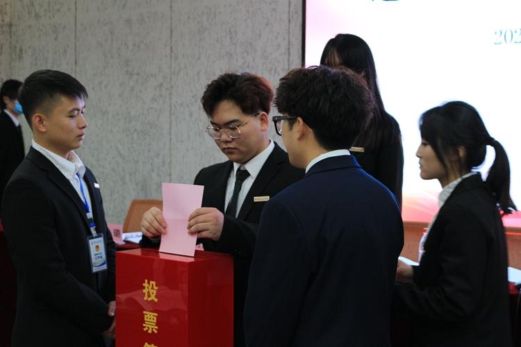 旅游与公共管理学院召开第七次学生代表大会_湖州职业