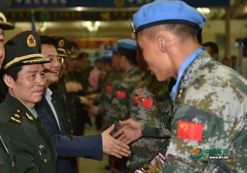 第16集团军卢少平政委等军地领导送行.