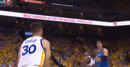 gif-库里饰演冷血杀手 突施冷箭三分命中