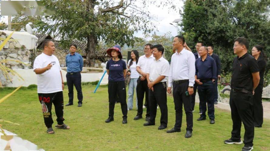 鹤庆县委书记段红丽县长张洪军率队到漾濞洱源两县考察学习