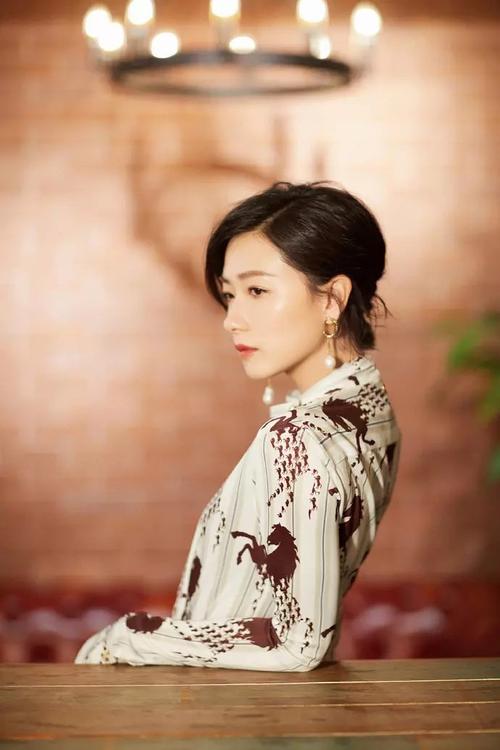 怀念万茜的长发!这"侧颜杀"简直美出天际