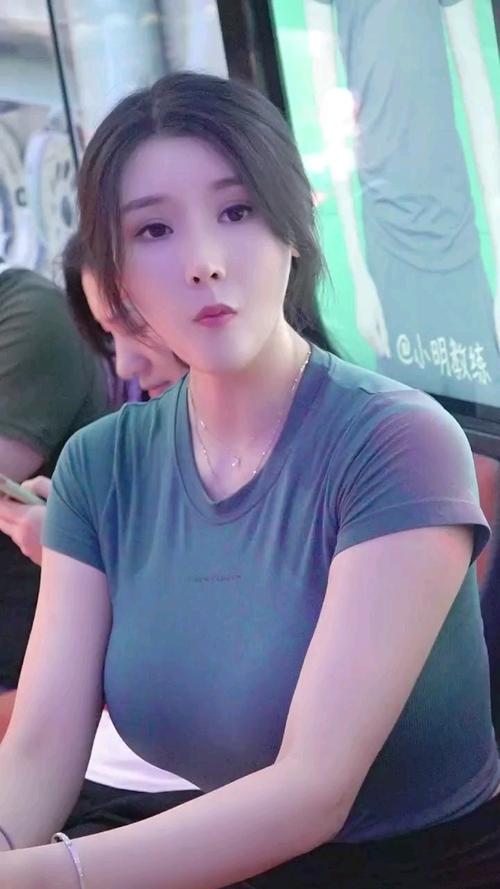 女神刘太阳_每日穿搭_娱乐_明星娱乐资讯