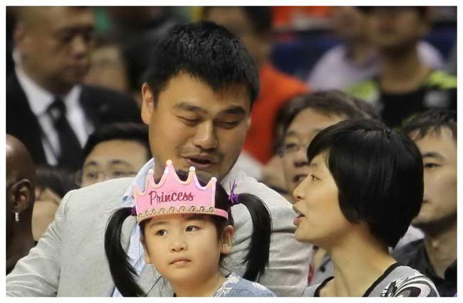 10年前,不顾身高差距非要嫁给姚明的叶莉,如今状况如何!