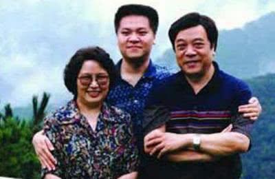 赵忠祥儿子叫:赵方.