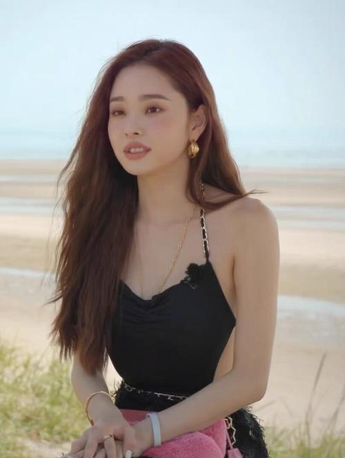 原版纯欲风宋智雅freezia同款链条黑吊带泳衣t恤上衣性感连体衣