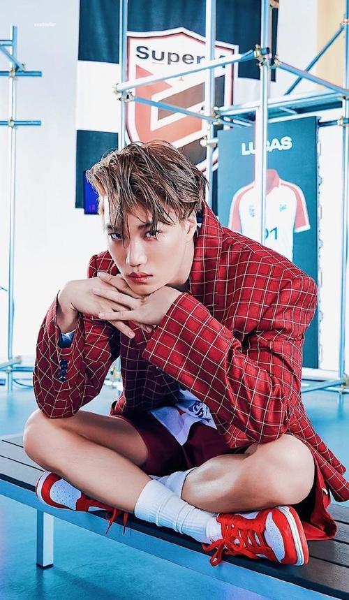 原创exo金钟仁单人照公开,秀腹肌发福利满屏荷尔蒙,隔空为chen庆生