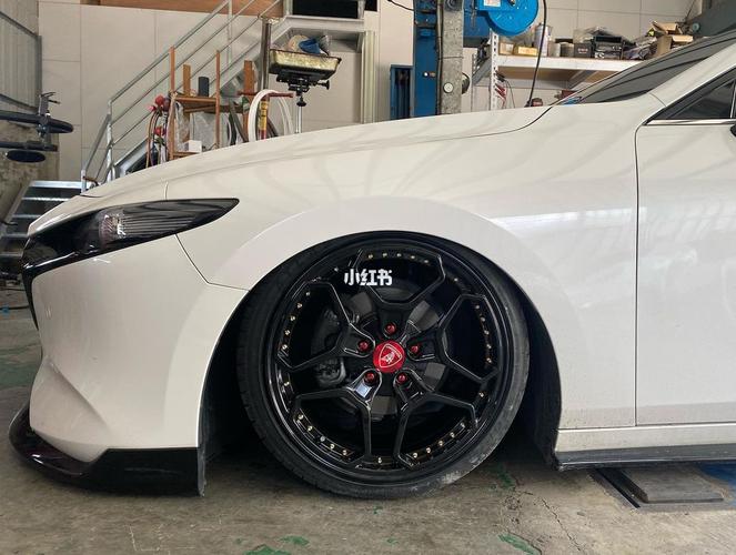 马自达3 轮毂改装_铆钉_汽车_汽车装饰