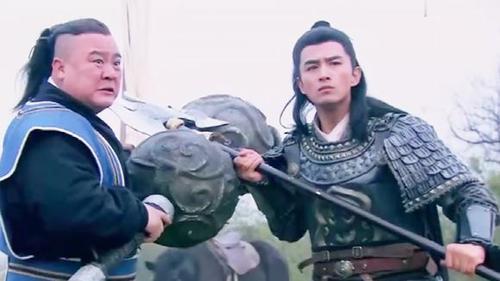 隋唐英雄:李元霸大战宇文成都,两大战神对决,此战力量上的对决