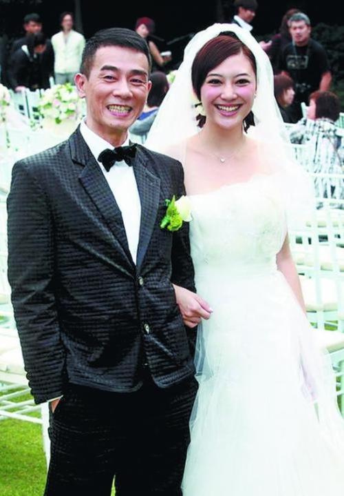 陈小春的老婆是谁(陈小春应采儿结婚十周年)