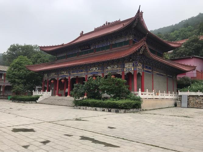 信阳贤隐寺
