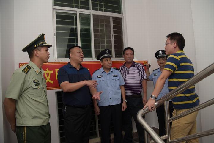 公安局党委副书记,副局长刘柏青等领导,治安大队,消防大队主县城 个