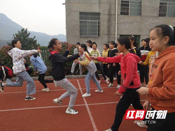 新宁县水庙中学举行首届冬季运动会