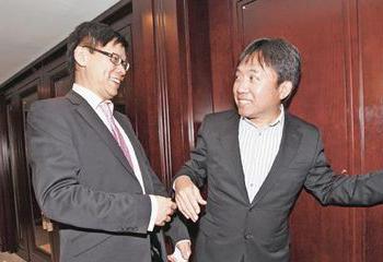 有知情人爆料,在陈国强收购tvb一事上,陈志云在其中起到