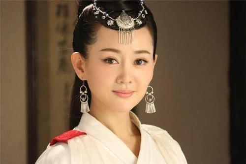 还有《 杨门虎将 》,在《 杨门虎将 》中饰演的杨楚楚,和张定涵本身