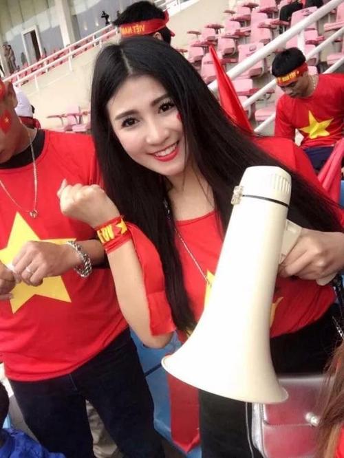 越南美女球迷