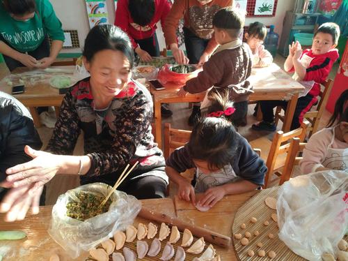 曹寺幼儿园桃花班元旦亲子"包饺子"活动 - 美篇