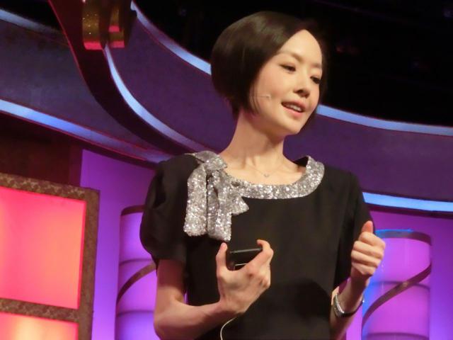 瘦成一道闪电的鲁豫,曾经也是个圆脸的美少女!