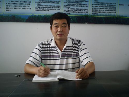 歪子村位于龙堰乡东南部,距乡政府所在地约七公里,是我市31个农村集镇