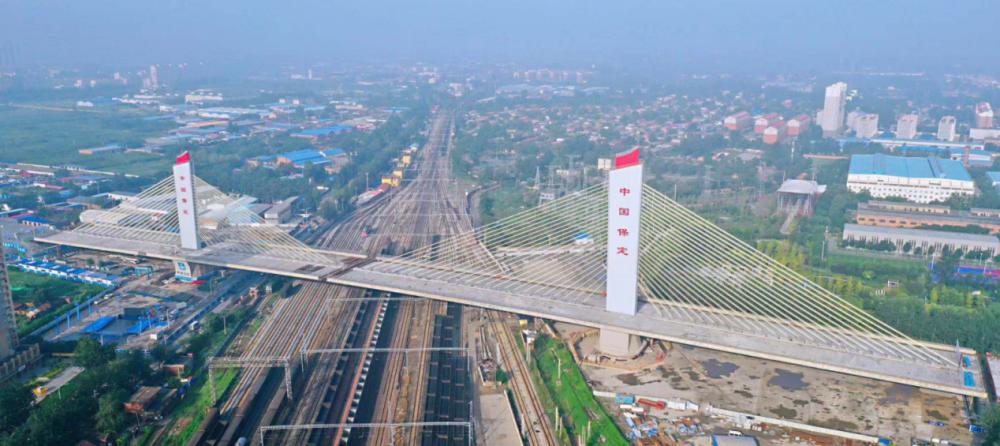 中国河北跨京广线大桥,轻松拿下2个世界第一