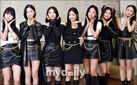 韩国女团purplekiss参加电视节目拍摄