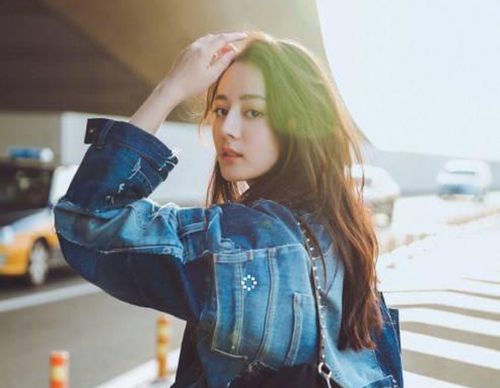 贝克汉姆点赞迪丽热巴照片 异域风情令人痴迷