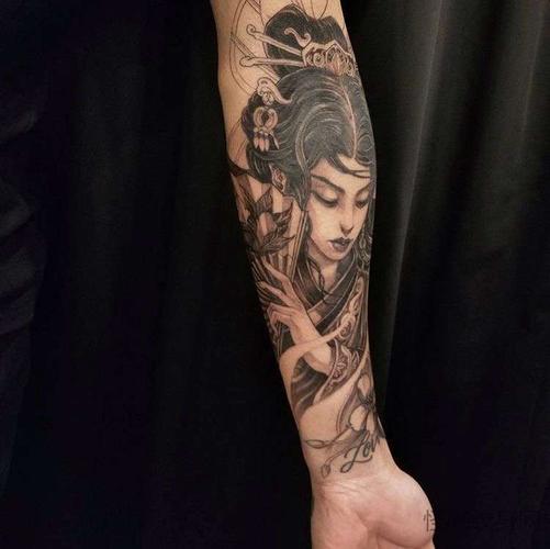 新传统小臂艺伎纹身图案