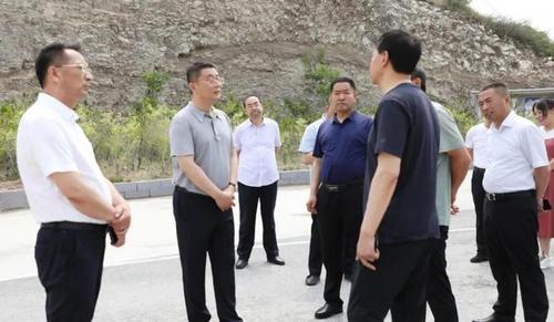 安全无假期阳曲县县长李京京检查端午假期应急值守工作