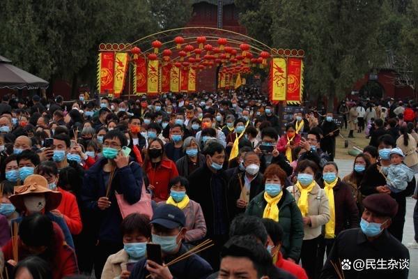 二月二带你走进中国最古老的庙会淮阳太昊陵游客众多场面壮观