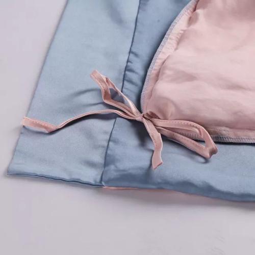 精湛细节被套内多方位系绳,被子不走位,整夜安享优质睡眠,一夜好