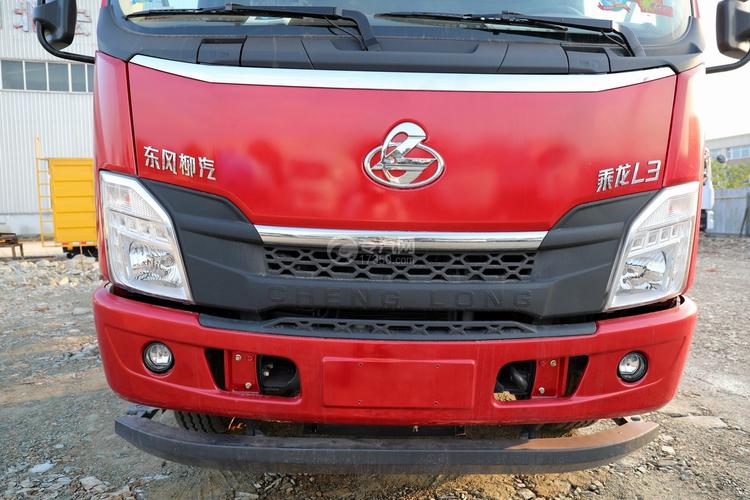 东风柳汽乘龙l3单桥国六8吨直臂随车吊前脸细节