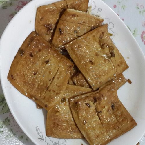 卤 五香卤豆干 果晓默做的五香卤豆干 豆腐干,桂皮,八角,葱,姜,酱油