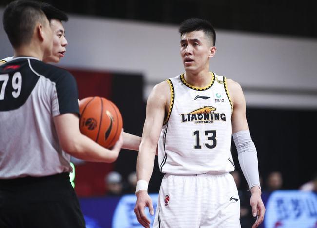 辽宁男篮揪出最大隐患杨鸣必须出手制裁难怪杜锋不要他