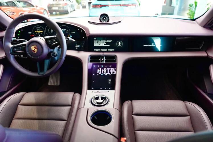 中山保时捷taycan冰晶蓝树莓紫内饰_中山保时捷中心攻略_保时捷怎么样