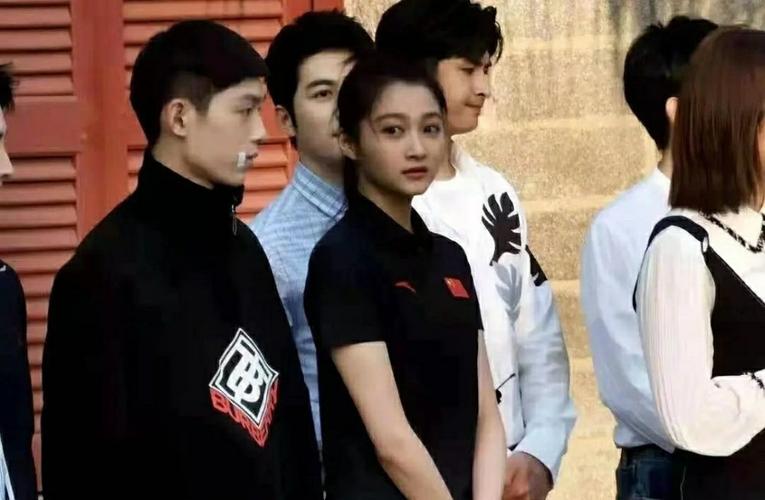 星辰大海众星路透:陈飞宇沧桑,关晓彤气质出众,千玺表情严肃像大佬