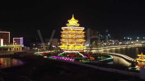 清徐东湖水塔航拍夜景_1920x1080_高清视频素材下载(编号:5562332)