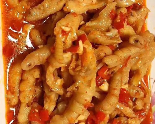 酸辣无骨鸡爪,一口一个还不吐骨头,香辣酸爽更有嚼劲