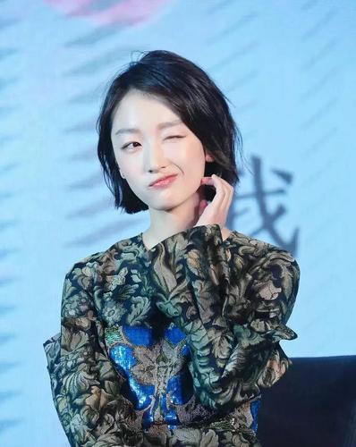 周冬雨又拿大奖,含金量高到天际,到底凭什么?张艺谋和