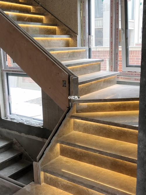 网红楼梯踏步台阶灯_设计_包包_商场_钢琴_家装_led灯