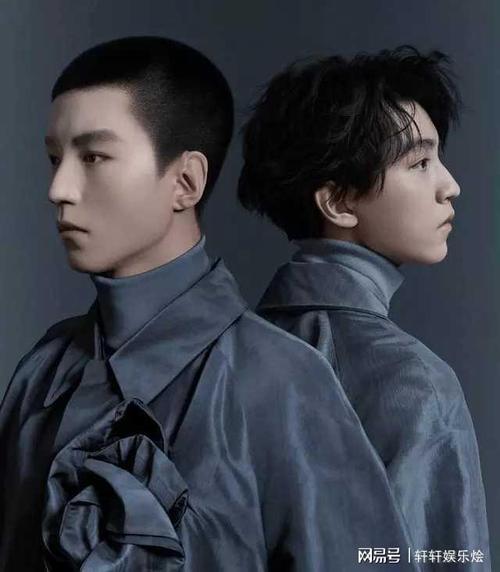 相比王俊凯,王源似乎更增添了几分男子汉气息,不过各花入各眼,你喜欢