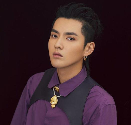 吴亦凡涉嫌强奸罪被检方批捕顶流到资本弃子进监狱耗时52天