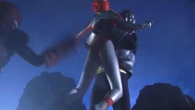 奥特女战士被打败视频