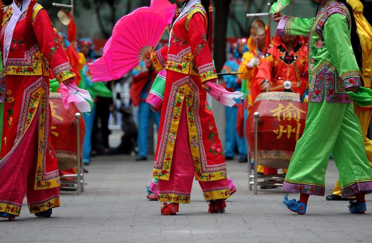 曼妙多姿的表演成为当地社火活动中一道别具特色文化表演形式.