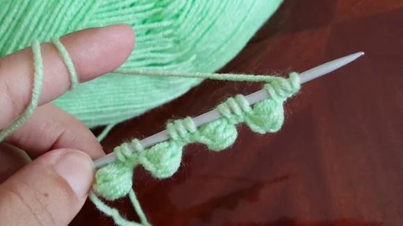 一款新颖又简单的毛衣下摆起针小技巧,让你编织的毛衣独具一格!